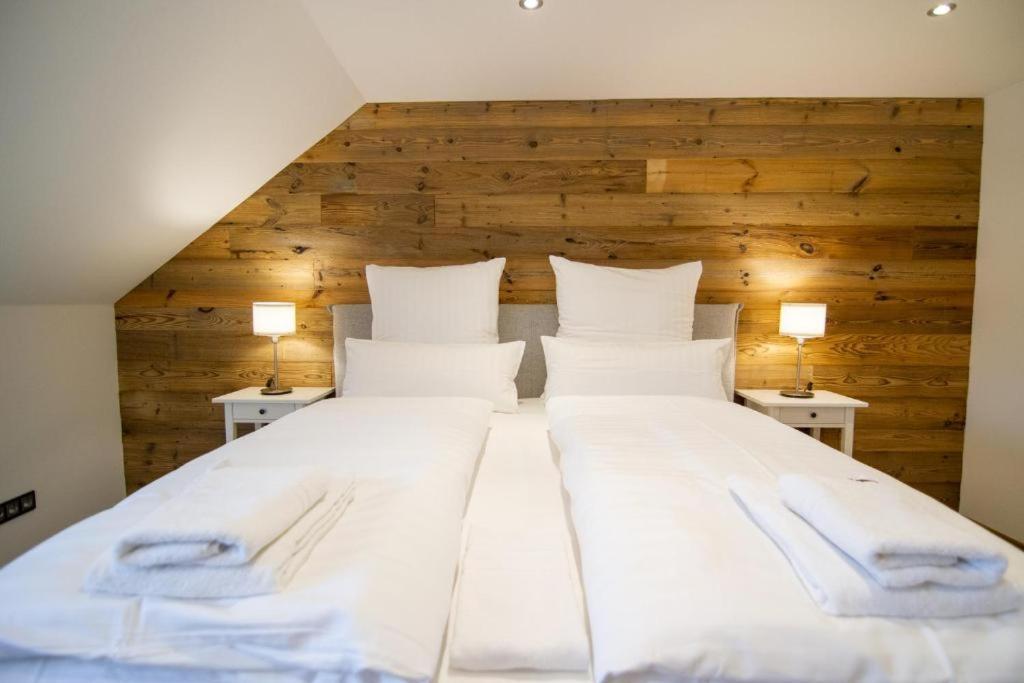 Schiefer Hotel